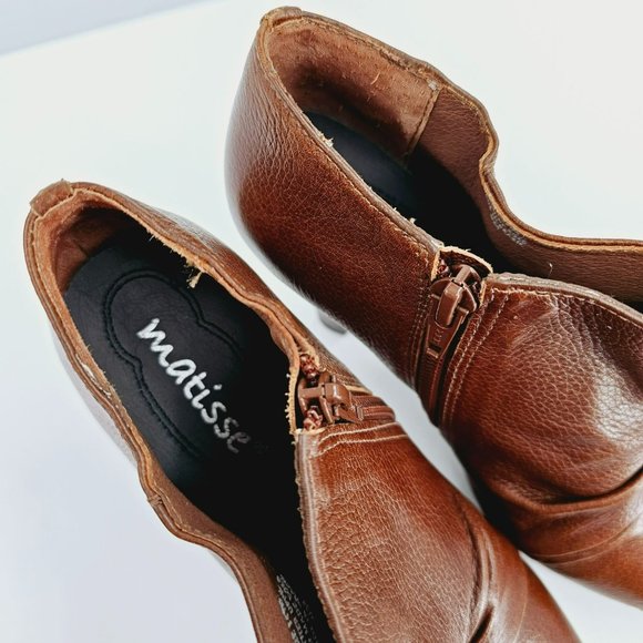 Matisse Ellie Heeled Ankle Booties 6 Brown Leather Side Zip Folded Slouch Front - Picture 3 of 13